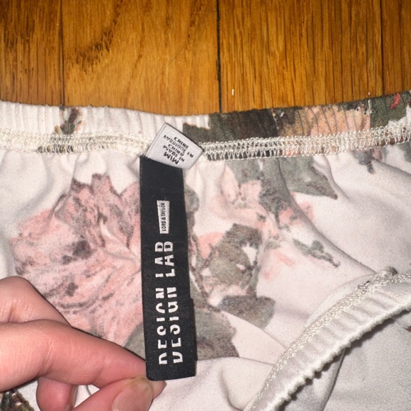 Design Lab Lord & Taylor Boho Floral Bodysuit of your dreams -Size M - Picture 3 of 3